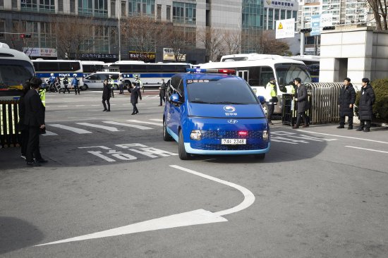 韩国法院以涉嫌内乱罪批准正式逮捕总统尹锡悦